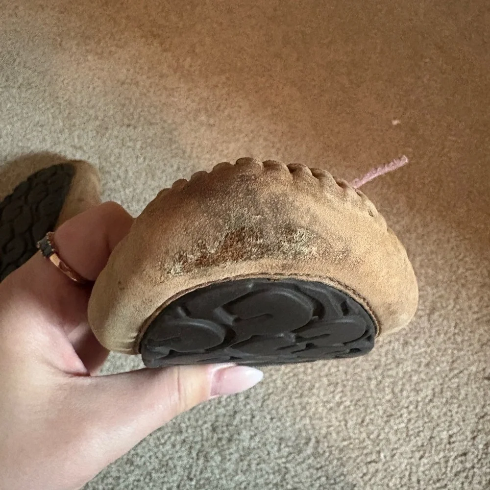 UGG Dakota Moccasin Slippers Womens Size 6 Brown Leather Indoor Outdoor - Picture 5 of 9